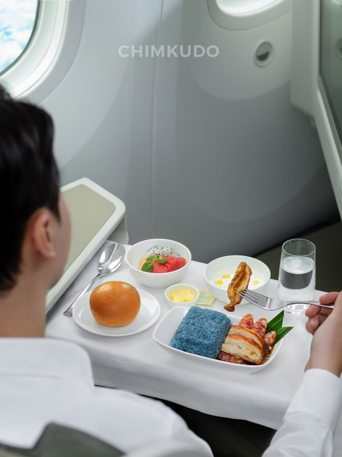 Vietnam Airlines onboard service Sai canh vuon xa sky team