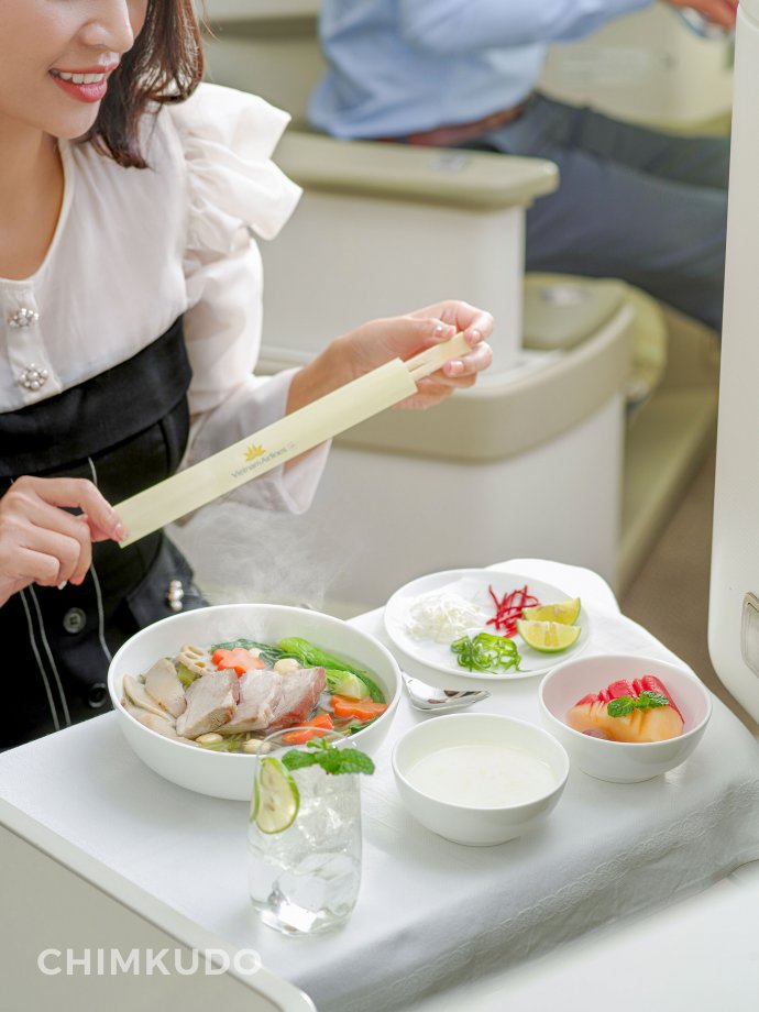 Vietnam Airlines onboard service Sai canh vuon xa sky team