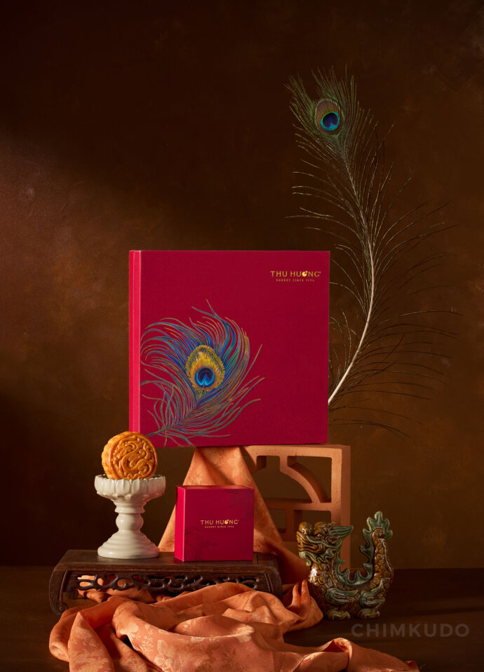mooncake mid-autumn oriental Vietnamese culture luxyry elegant